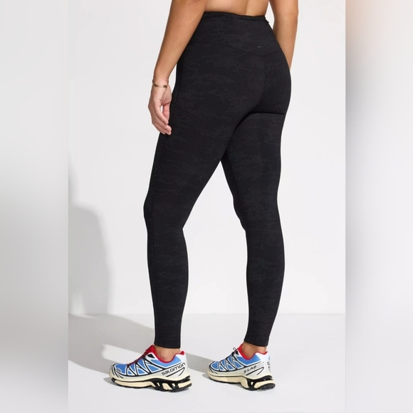 NWT Mondetta Fleece Lined Reflective Black Camo Leggings - Picture 8 of 9